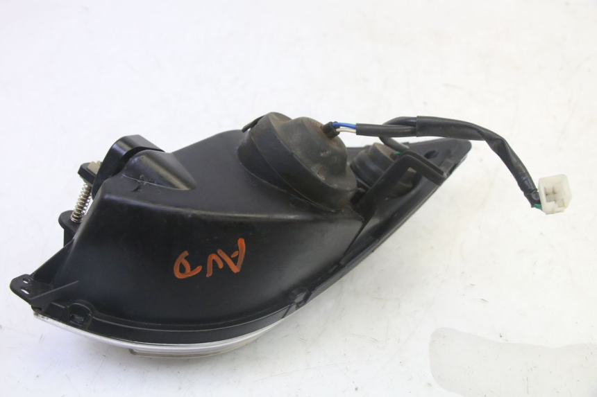 photo de PHARE AVANT DROIT PEUGEOT CITYSTAR 50 (2013 - 2017) - Points de fixation