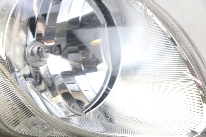 photo de PHARE AVANT DROIT HONDA FJS SILVERWING SILVER WING 400 (2009 - 2016)