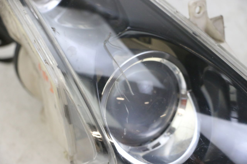 photo de PHARE AVANT DROIT PEUGEOT JET FORCE CARBU 50 (2003 - 2016)