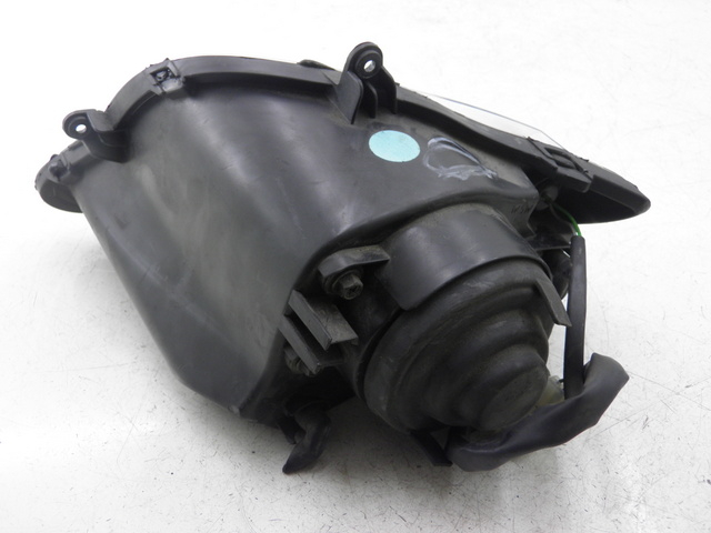 photo de PHARE AVANT DROIT PEUGEOT GEOPOLIS 250 (2006 - 2008) - Autre angle de vue