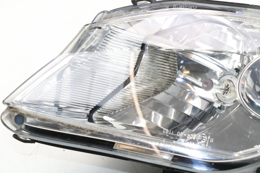 photo de PHARE AVANT DROIT PEUGEOT SATELIS COMPRESSOR K15 125 (2006 - 2009) - Zoom qualité