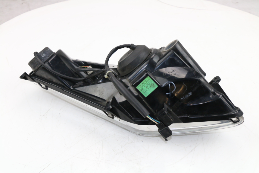 photo de PHARE AVANT DROIT PEUGEOT SATELIS COMPRESSOR K15 125 (2006 - 2009) - Aperçu profil