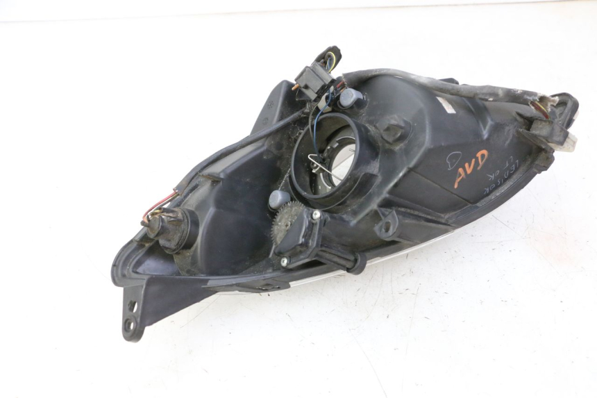 photo de PHARE AVANT DROIT PEUGEOT SATELIS 125 (2013 - 2018)
