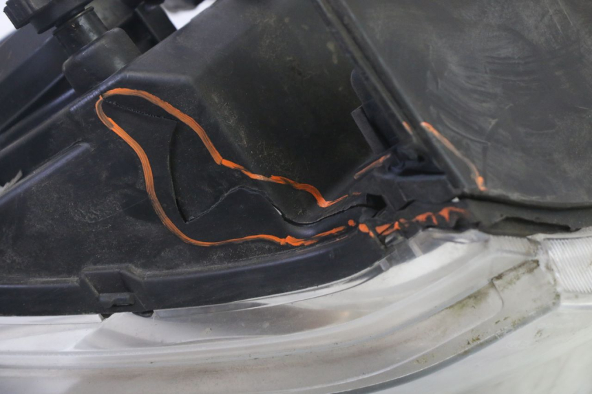 photo de PHARE AVANT HONDA FES S-WING SWING ABS 125 (2007 - 2015)