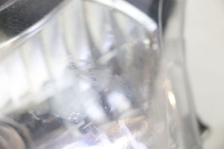 photo de PHARE AVANT STAHO FH 50 (2018 - 2019) - Gros plan technique