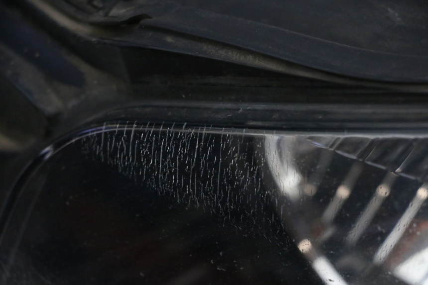 photo de PHARE AVANT YAMAHA FJR ABS 1300 (2006 - 2012) - Autre angle de vue