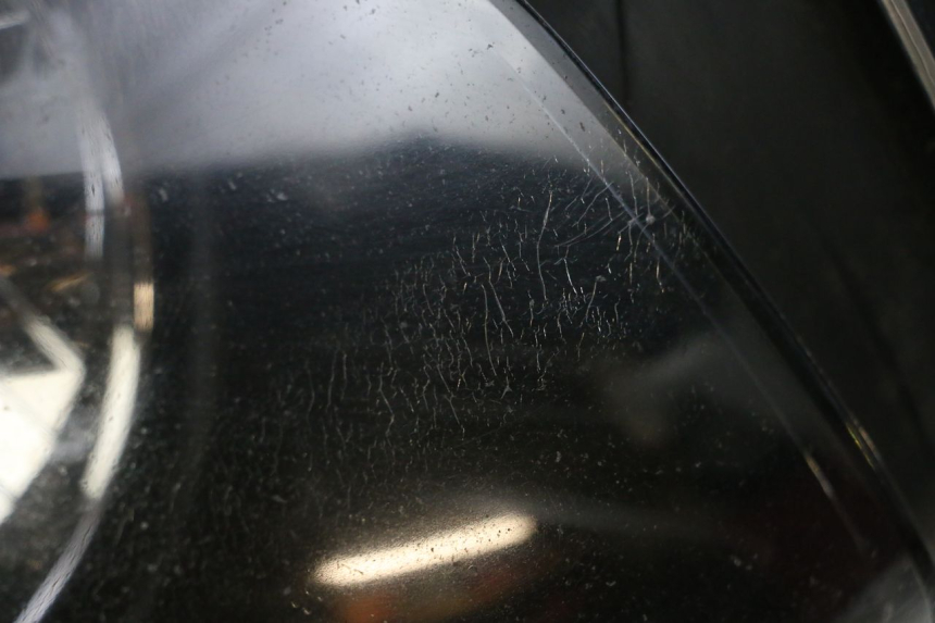 photo de PHARE AVANT YAMAHA FJR ABS 1300 (2006 - 2012) - Gros plan technique