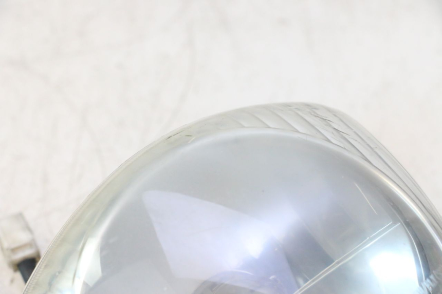photo de PHARE AVANT PIAGGIO FLY 2T 50 (2004 - 2017) - Gros plan technique