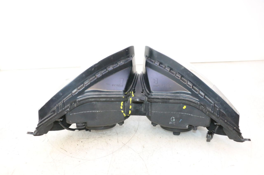 photo de PHARE AVANT YAMAHA FZ8 800 (2010 - 2016) - Zoom qualité
