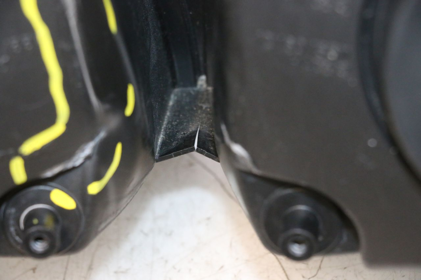 photo de PHARE AVANT YAMAHA FZ8 800 (2010 - 2016) - Vue d’ensemble
