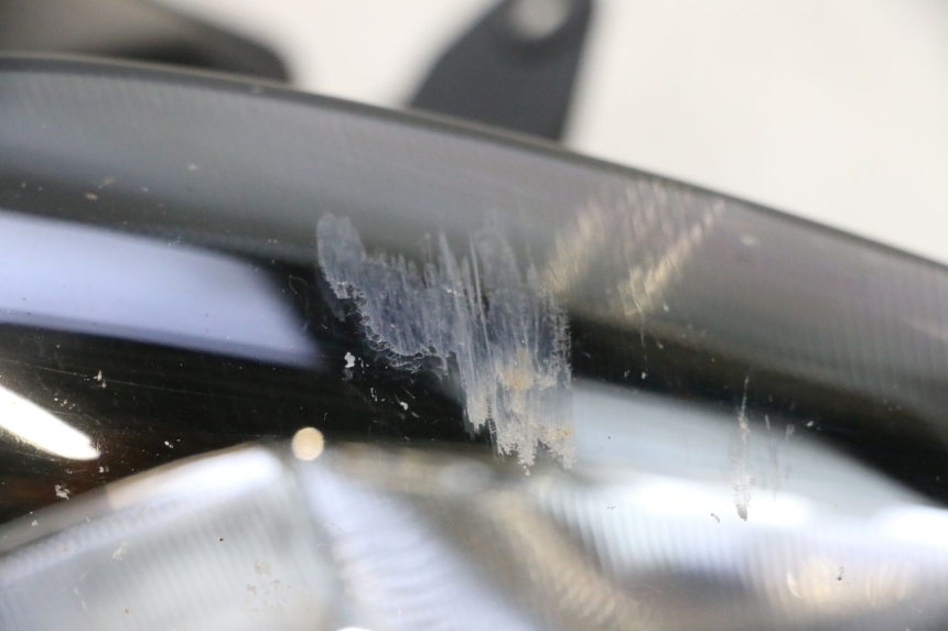 photo de PHARE AVANT YAMAHA FZ8 800 (2010 - 2016) - Marquages et références