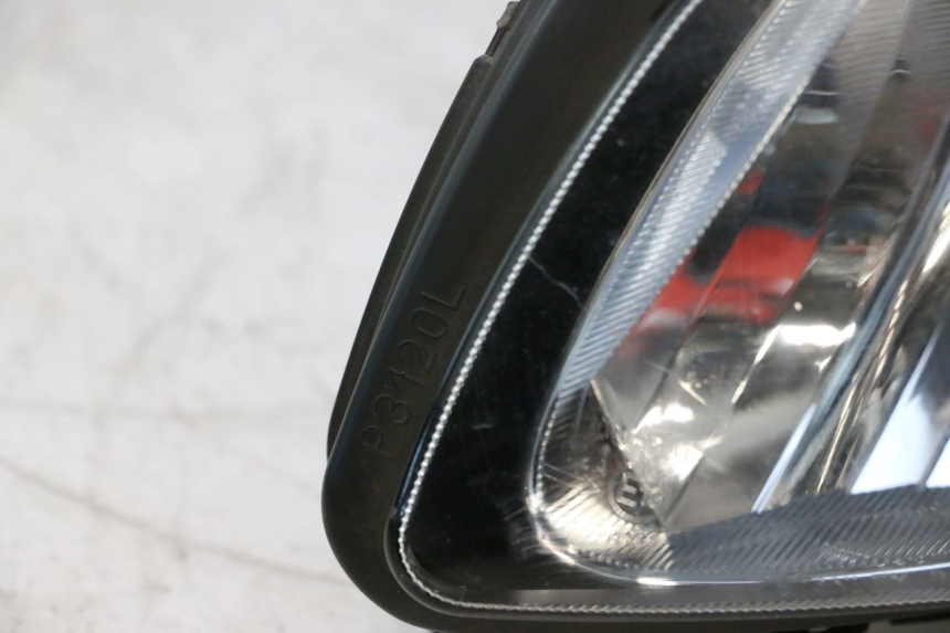 photo de PHARE AVANT GAUCHE SUZUKI BURGMAN EXECUTIVE ABS 650 (2006 - 2012) - État de surface