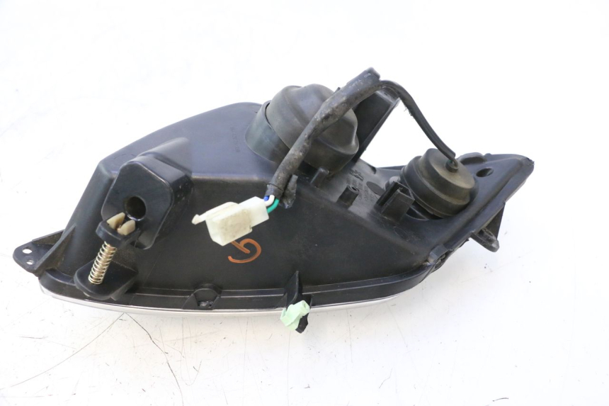 photo de PHARE AVANT GAUCHE PEUGEOT CITYSTAR 2T 50 (2018 - 2021) - Gros plan technique