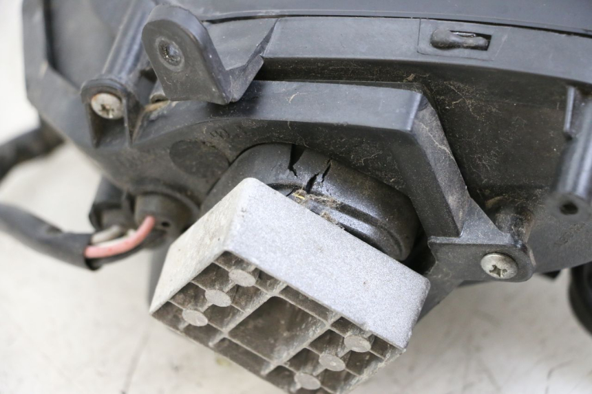 photo de PHARE AVANT GAUCHE NECO GPX LC 2T 50 (2014 - 2018)