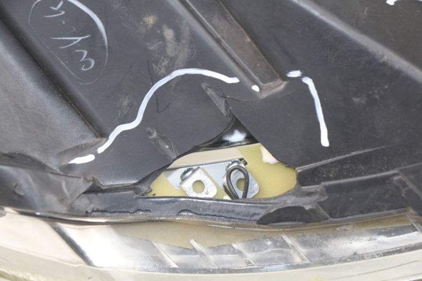 photo de PHARE AVANT GAUCHE PEUGEOT SATELIS 300 (2012 - 2015)