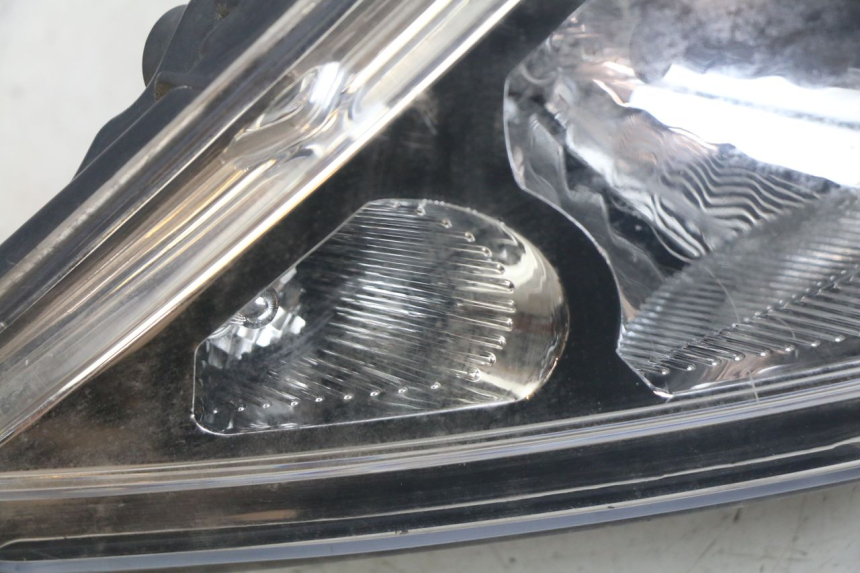 photo de PHARE AVANT GAUCHE PEUGEOT SPEEDFIGHT 3 AIR 50 (2009 - 2015)