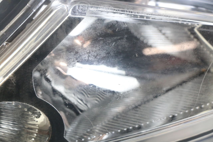photo de PHARE AVANT GAUCHE PEUGEOT SPEEDFIGHT 3 AIR 50 (2009 - 2015)
