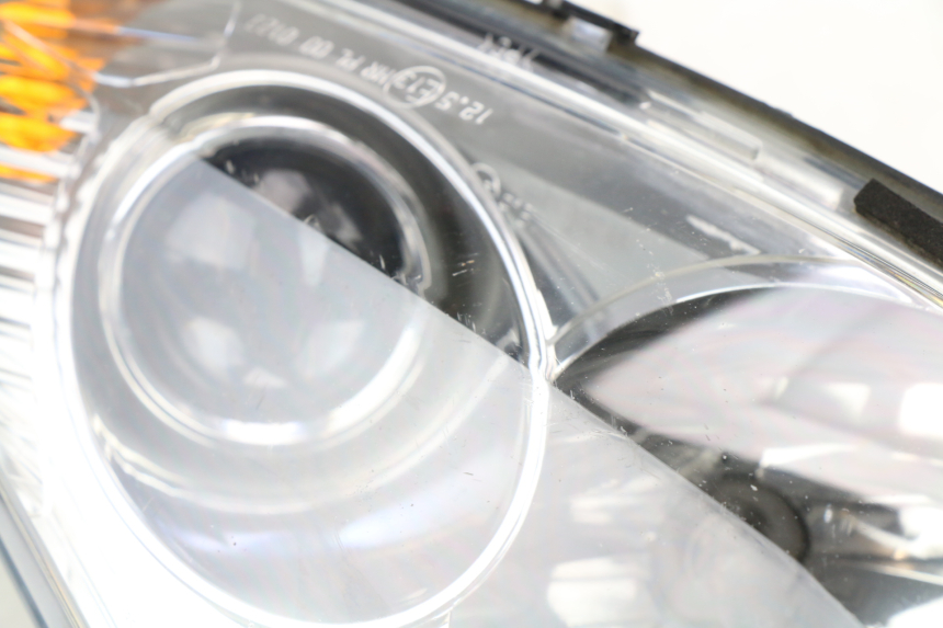 photo de PHARE AVANT GAUCHE PEUGEOT SATELIS COMPRESSOR K15 125 (2006 - 2009) - Points de fixation