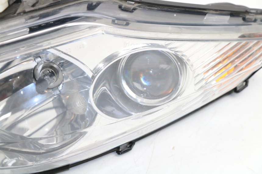 photo de PHARE AVANT GAUCHE PEUGEOT SATELIS COMPRESSOR K15 125 (2006 - 2009) - Vue produit