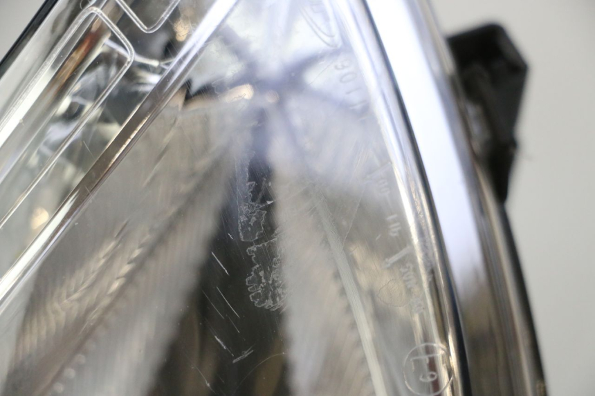 photo de PHARE AVANT GAUCHE PEUGEOT SATELIS 125 (2013 - 2018)