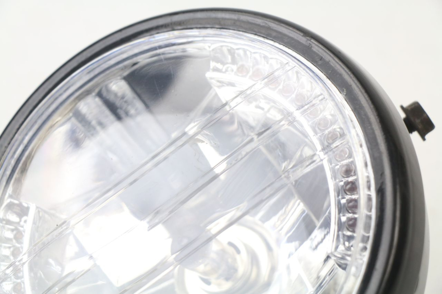 photo de PHARE AVANT SUZUKI GSF N BANDIT 600 (1996 - 1999) - Zoom état d’usage