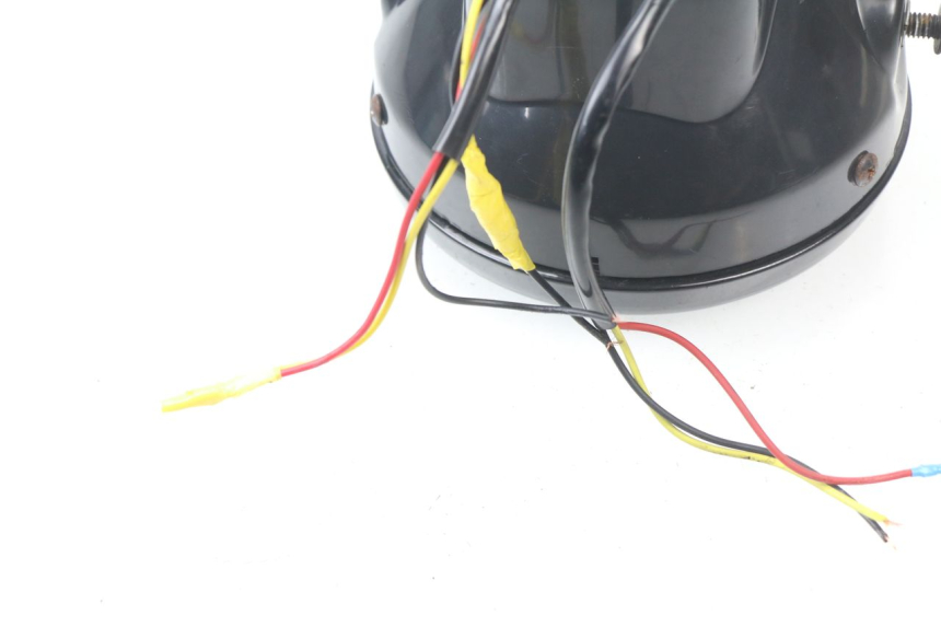 photo de PHARE AVANT SUZUKI GSF N BANDIT 600 (1996 - 1999) - Gros plan technique