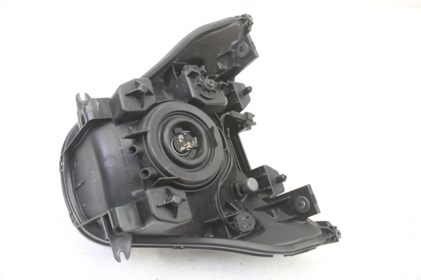 photo de PHARE AVANT SUZUKI GSR 750 (2011 - 2017)