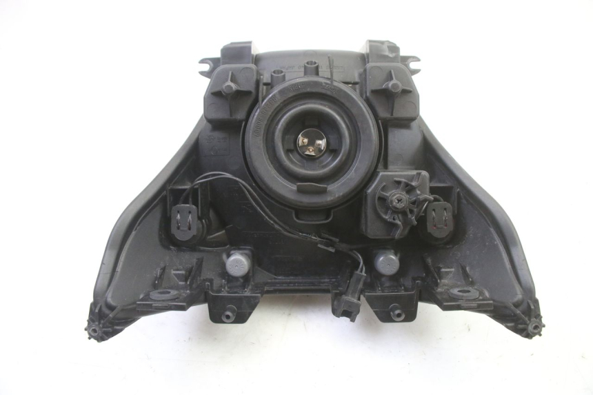 photo de PHARE AVANT SUZUKI GSR 750 (2011 - 2017)