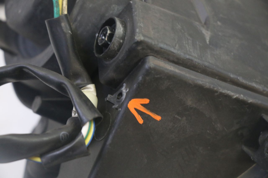 photo de PHARE AVANT PEUGEOT KISBEE 2T 50 (2010 - 2017)