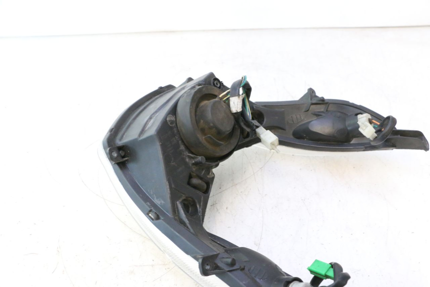 photo de PHARE AVANT PEUGEOT KISBEE 2T 50 (2010 - 2017) - Détails caractéristiques