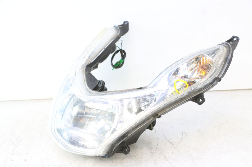 photo de PHARE AVANT PEUGEOT KISBEE 2T 50 (2010 - 2017) - Angle alternatif