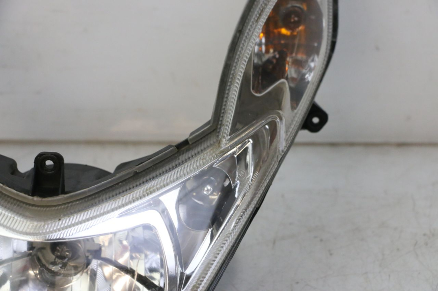 photo de PHARE AVANT PEUGEOT KISBEE 4T 50 (2018 - 2022)