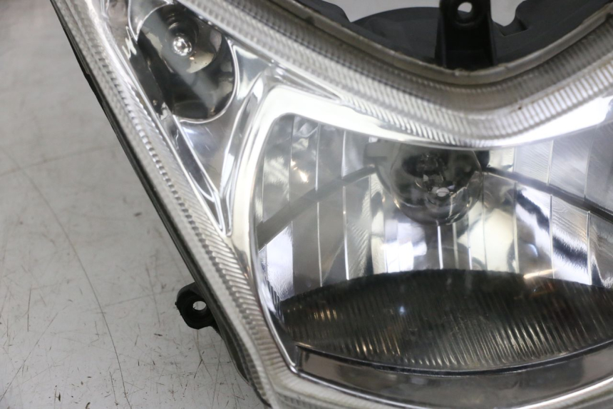 photo de PHARE AVANT PEUGEOT KISBEE 4T 50 (2018 - 2022)