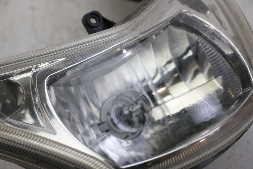 photo de PHARE AVANT PEUGEOT KISBEE 4T 50 (2018 - 2022)