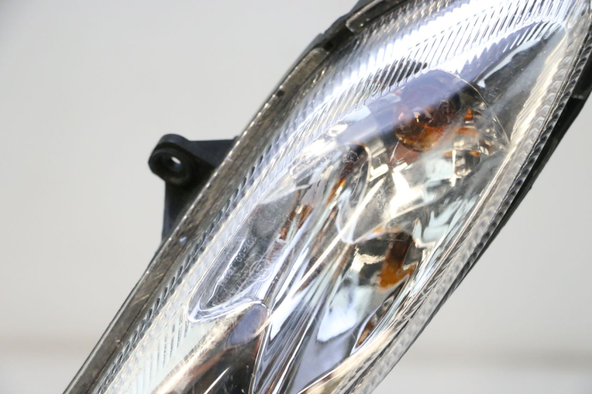 photo de PHARE AVANT PEUGEOT KISBEE 4T 50 (2018 - 2022) - Zoom composants