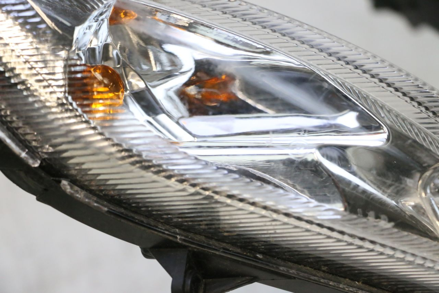photo de PHARE AVANT PEUGEOT KISBEE 4T 50 (2018 - 2022) - Vue rapprochée