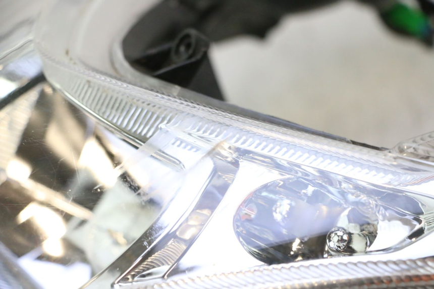photo de PHARE AVANT PEUGEOT KISBEE 4T 50 (2018 - 2022) - Pièce contrôlée