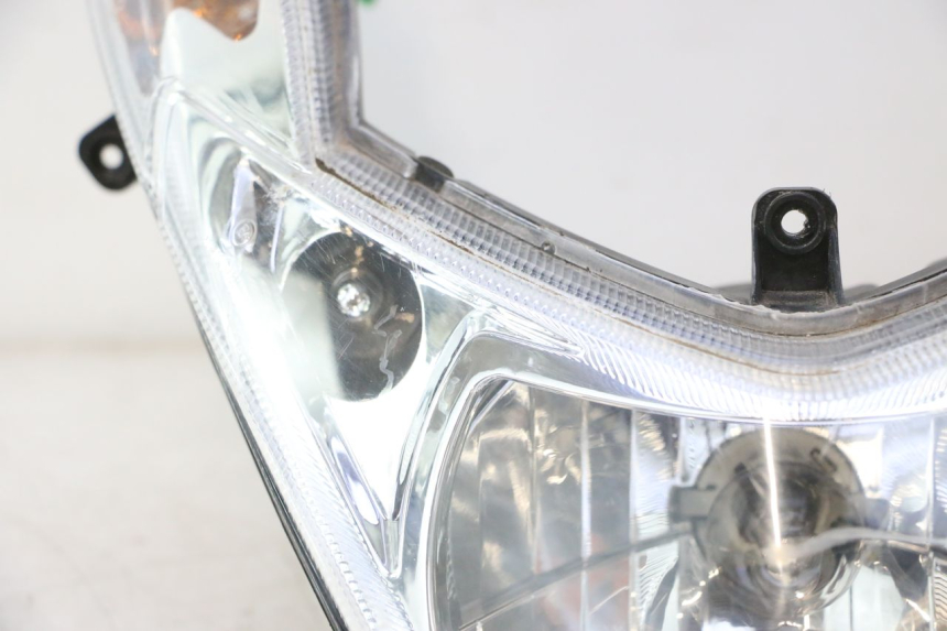 photo de PHARE AVANT PEUGEOT KISBEE 4T 50 (2010 - 2017) - Angle alternatif