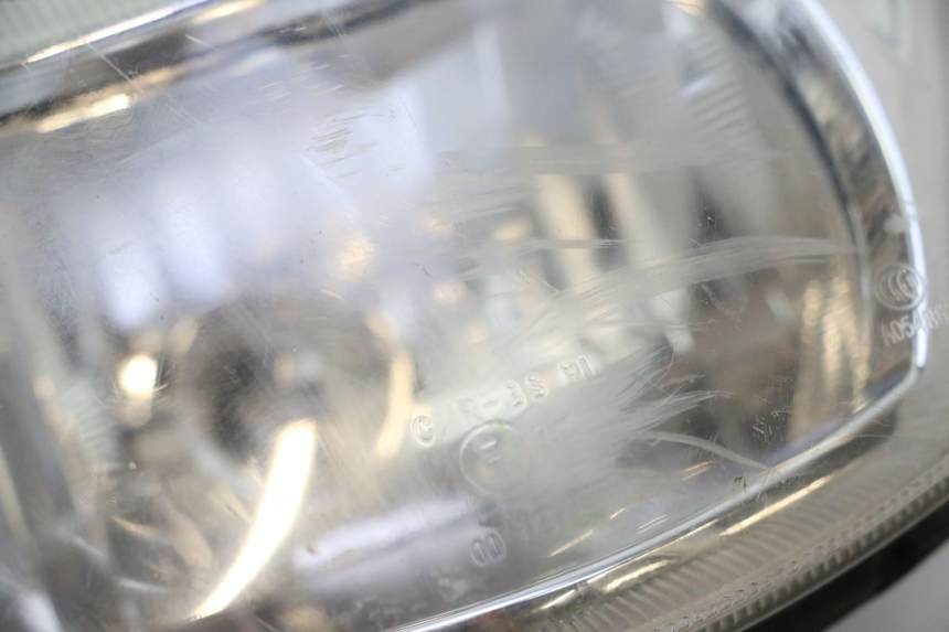photo de PHARE AVANT PEUGEOT KISBEE 4T 50 (2018 - 2022) - Photo complémentaire