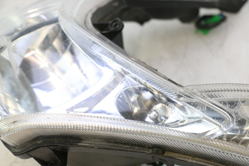 photo de PHARE AVANT PEUGEOT KISBEE 4T 50 (2018 - 2022) - Pièce contrôlée