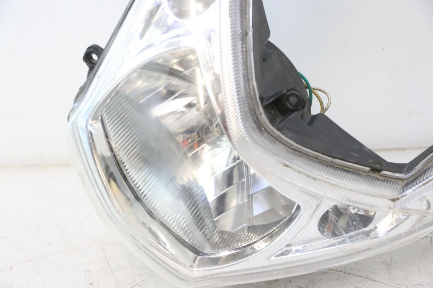 photo de PHARE AVANT PEUGEOT KISBEE 4T 50 (2018 - 2022) - Autre angle de vue