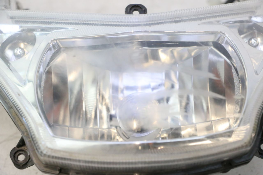 photo de PHARE AVANT PEUGEOT KISBEE 4T 50 (2018 - 2022) - Vue produit