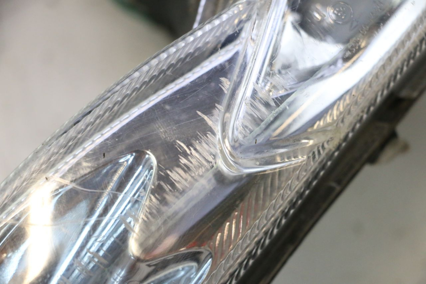 photo de PHARE AVANT PEUGEOT KISBEE 4T 50 (2018 - 2022) - Marquages et références