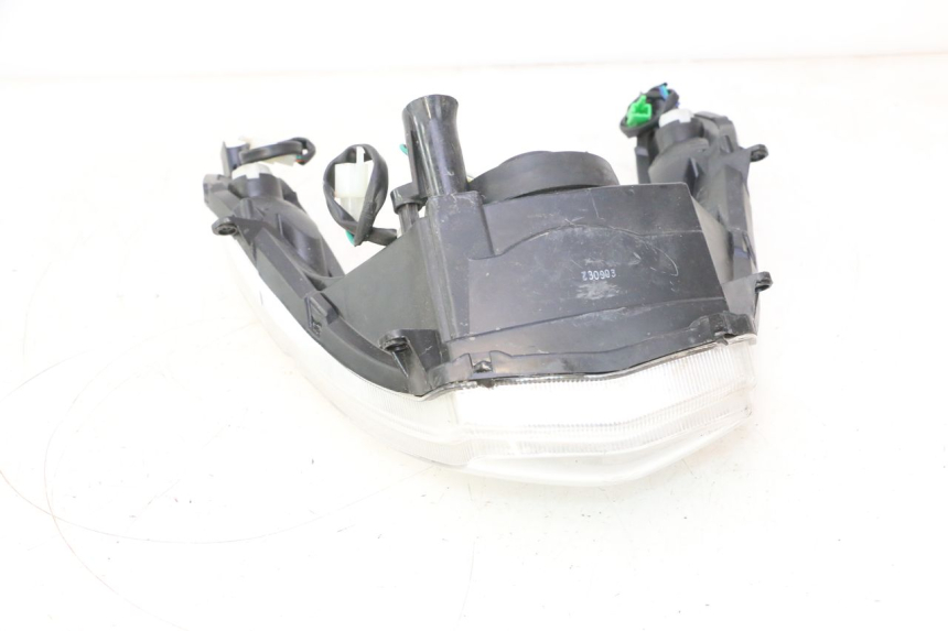 photo de PHARE AVANT PEUGEOT KISBEE 4T 50 (2023 - 2026) - Zoom état d’usage