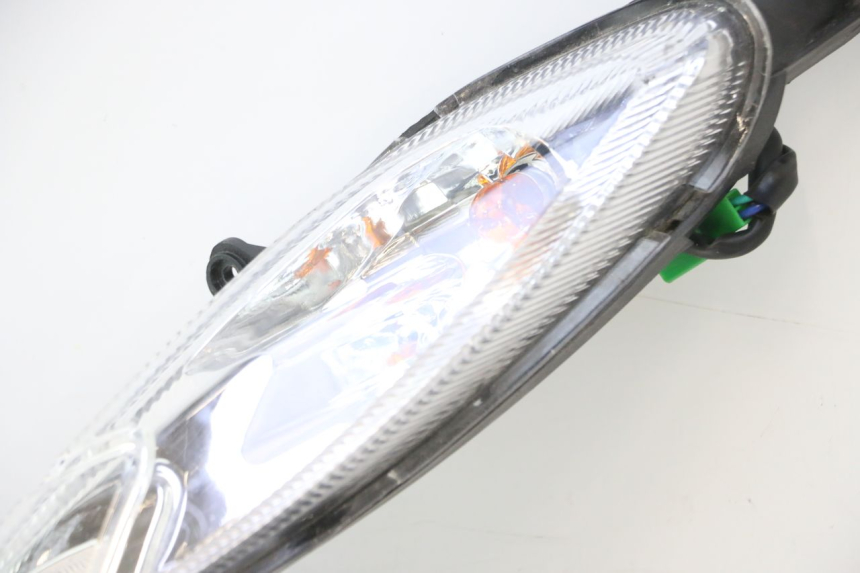 photo de PHARE AVANT PEUGEOT KISBEE 4T 50 (2023 - 2026) - Zoom état d’usage