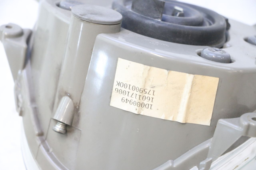photo de PHARE AVANT PIAGGIO LIBERTY IGET 4T 50 (2015 - 2020) - Gros plan technique