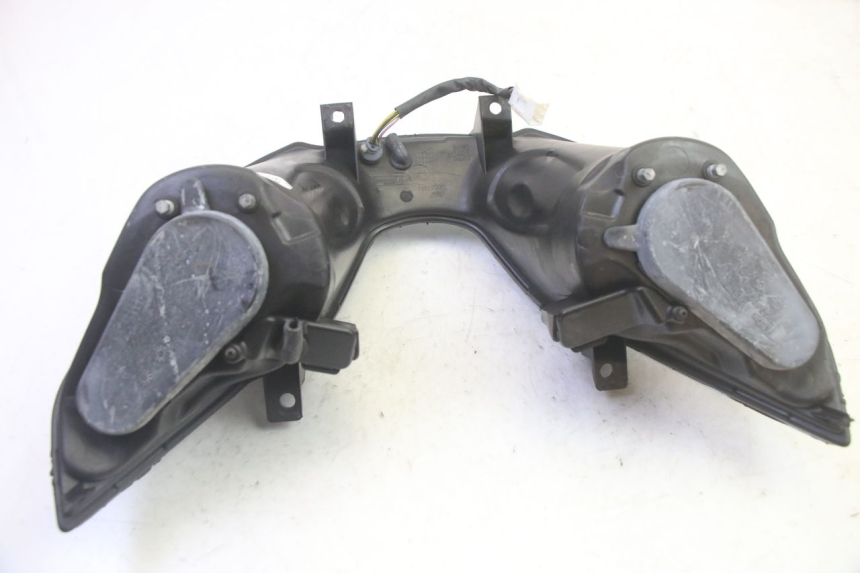 photo de PHARE AVANT PIAGGIO MP3 RL 250 (2007 - 2010) - État de surface