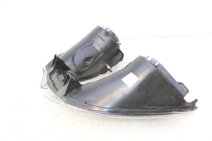 photo de PHARE AVANT PIAGGIO MP3 500 (2016 - 2018) - Zoom composants