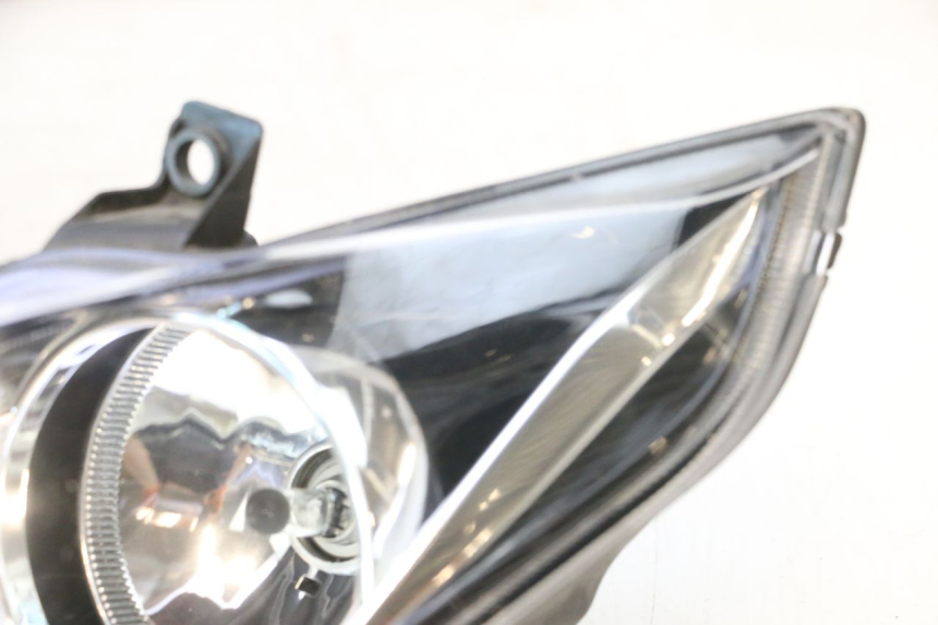 photo de PHARE AVANT PIAGGIO MP3 500 (2016 - 2018) - Focus structure