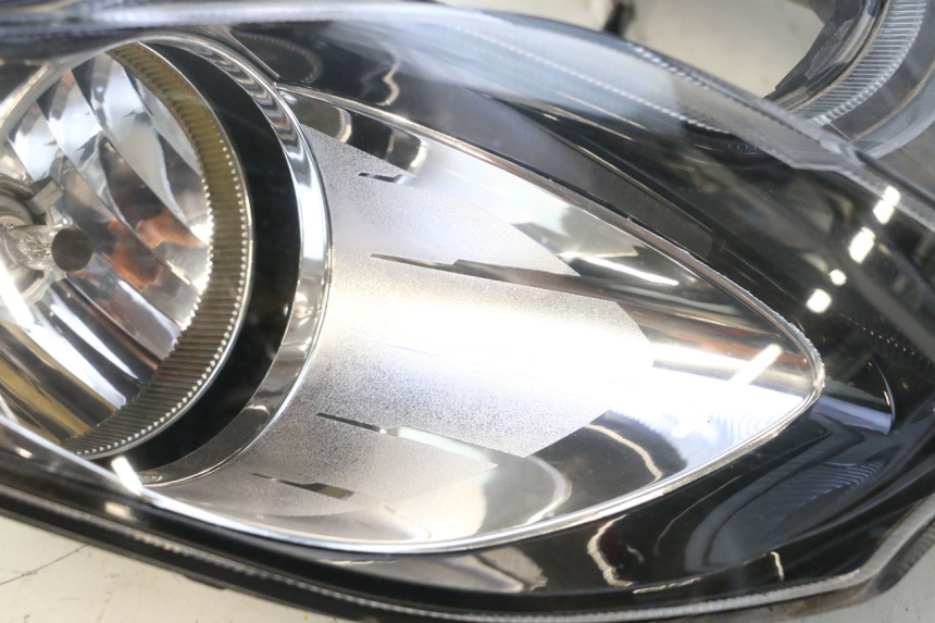 photo de PHARE AVANT PIAGGIO MP3 500 (2016 - 2018) - État de surface